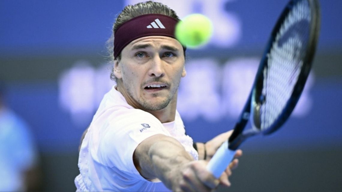 Zverev pasó la primera prueba en Shanghái y volvió a cargar contra el formato corto en los Grand Slams