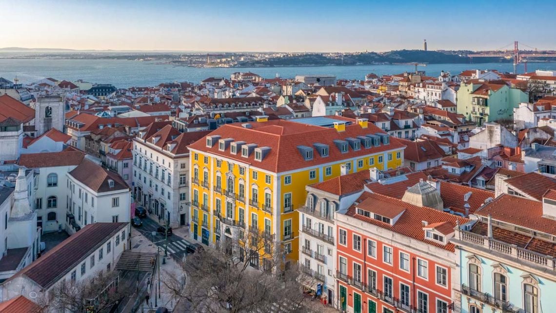 Lisboa a pie, con copa de vino incluida: la experiencia del Palácio Ludovice