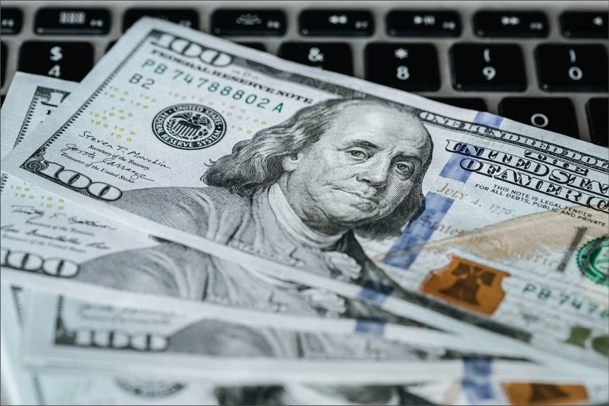 Dólar oficial en $1540 y blue en $1560: la referencia de venta que dejó el último cierre hábil
