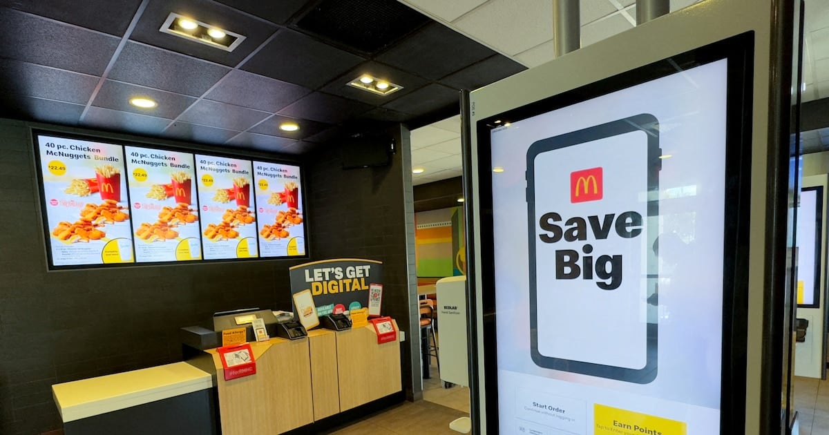 Mismo combo, cuando el mismo Big Mac cambia de sitio para metros: la inteligencia artificial de precios ya está en McDonald's