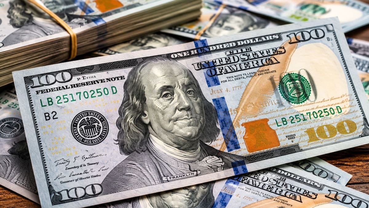 El dólar oficial cerró la semana en 1540 pesos para la venta en el Banco Nación y deja un punto de partida para la rueda del lunes