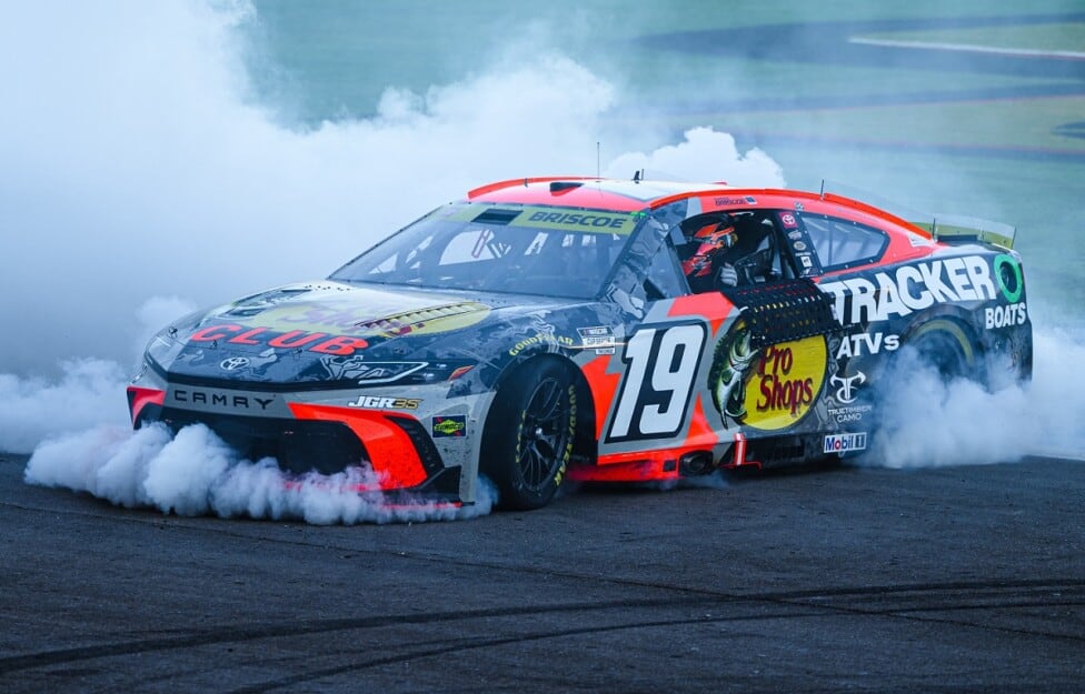 Briscoe volvió a gritar campeón en Las Vegas y la Copa de la NASCAR quedó al rojo vivo