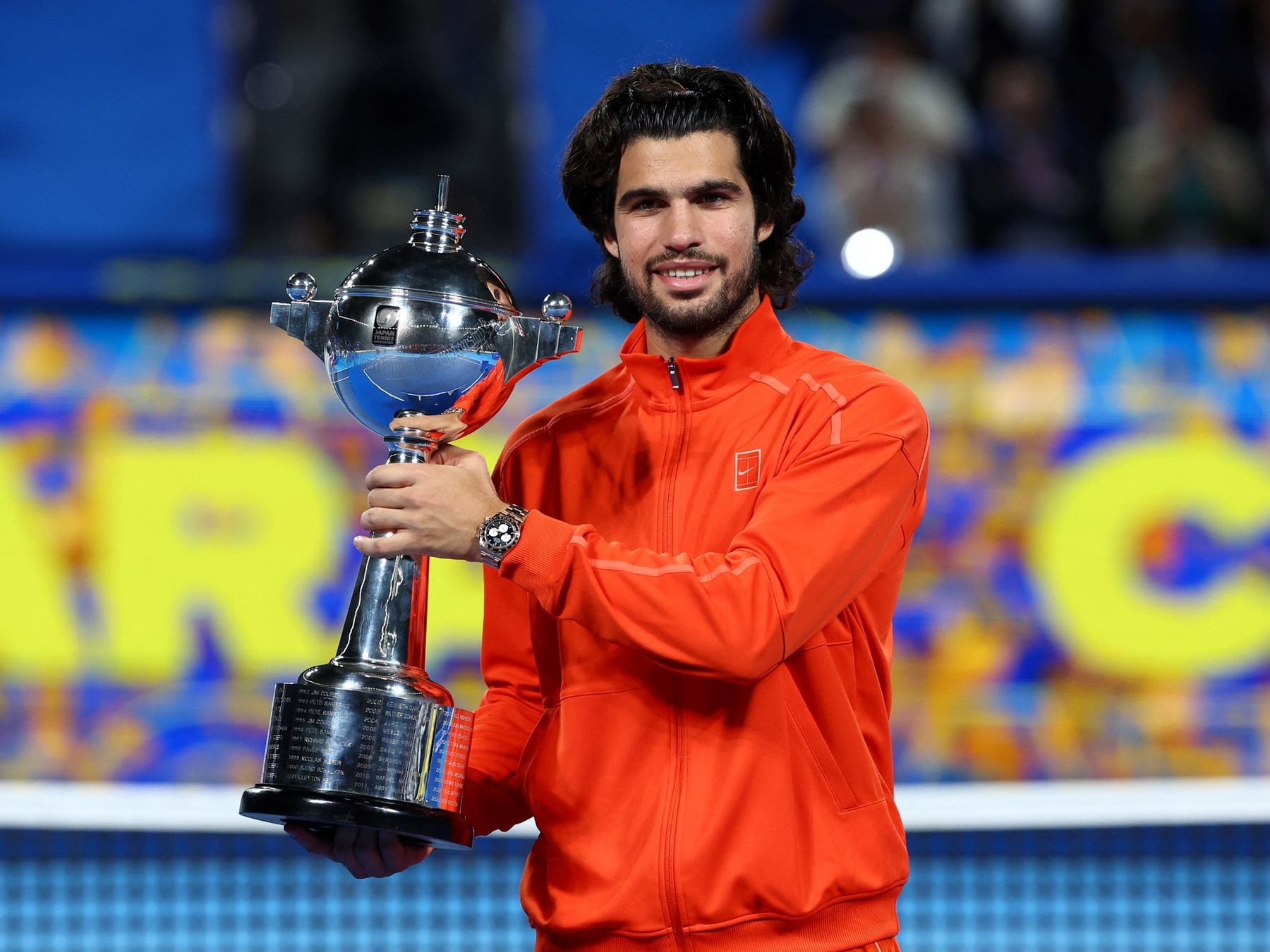 Alcaraz retuvo el cetro en Tokio y se metió en la historia grande del tenis español