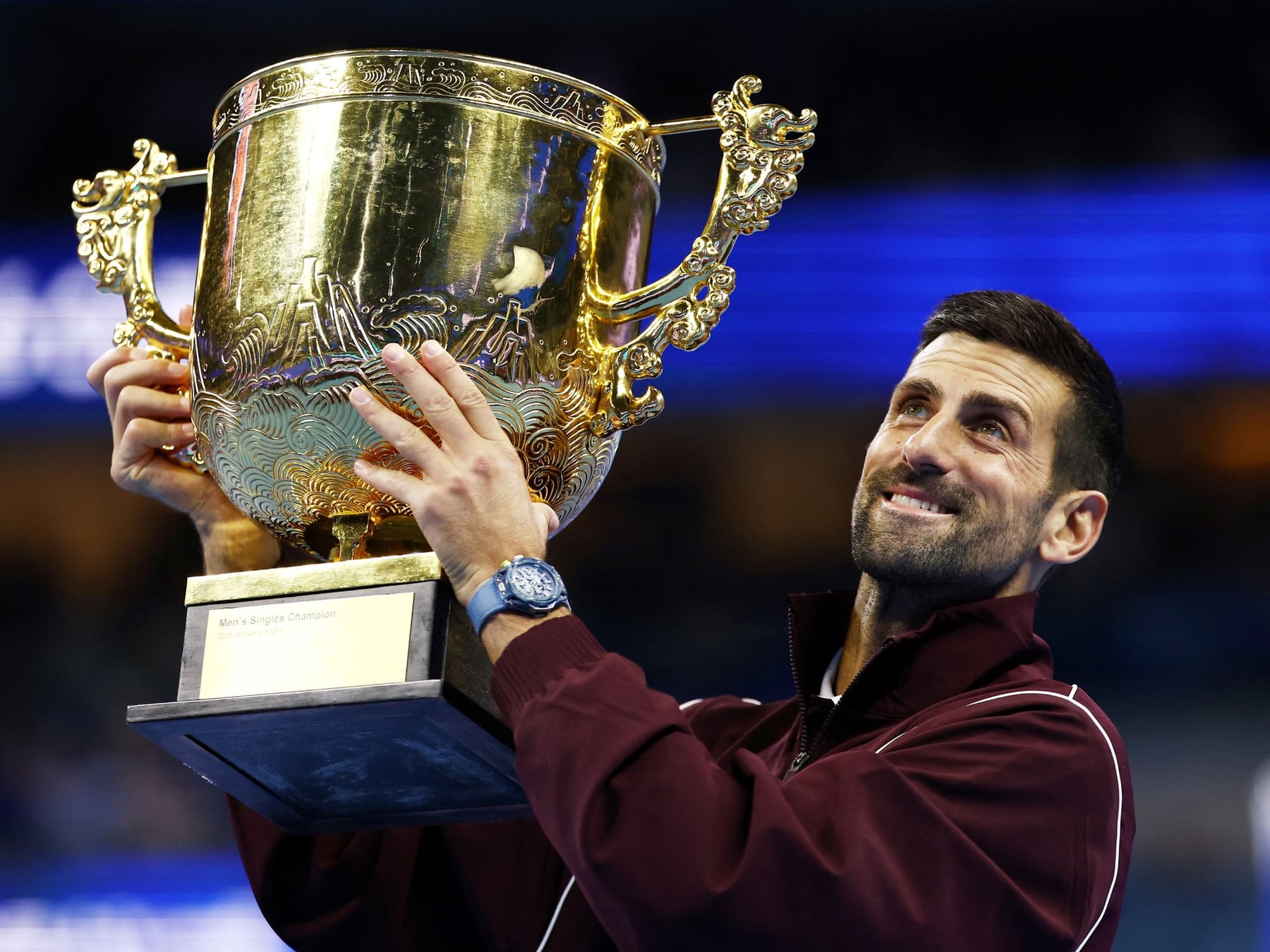 Djokovic quedó a un paso de igualar el récord histórico de Federer tras consagrarse en Pekín