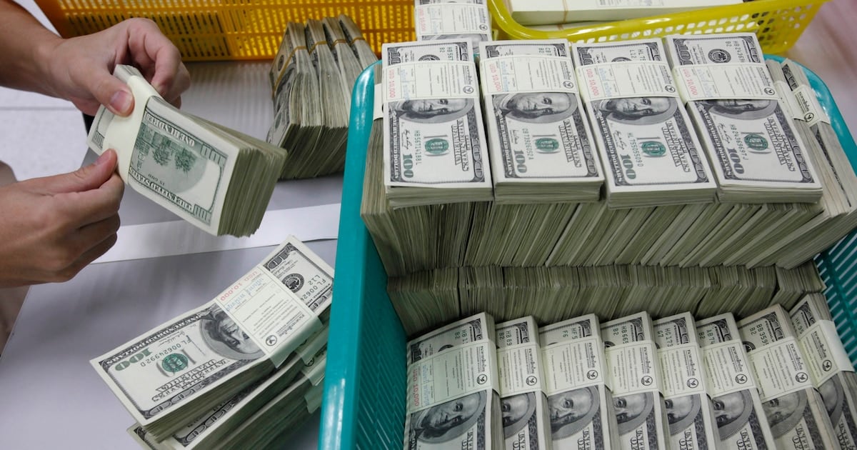 El dólar en el Nación completó seis jornadas sin moverse y se igualó con el blue en los $1.540