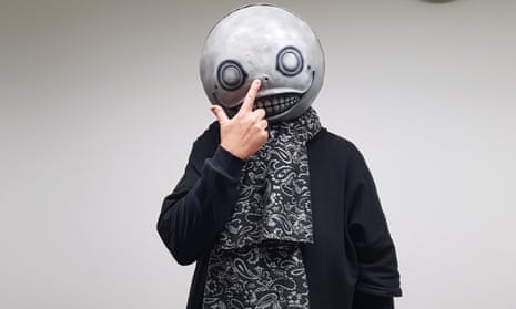 Yoko Taro se sube a Evangelion y trabaja para no perder la cabeza