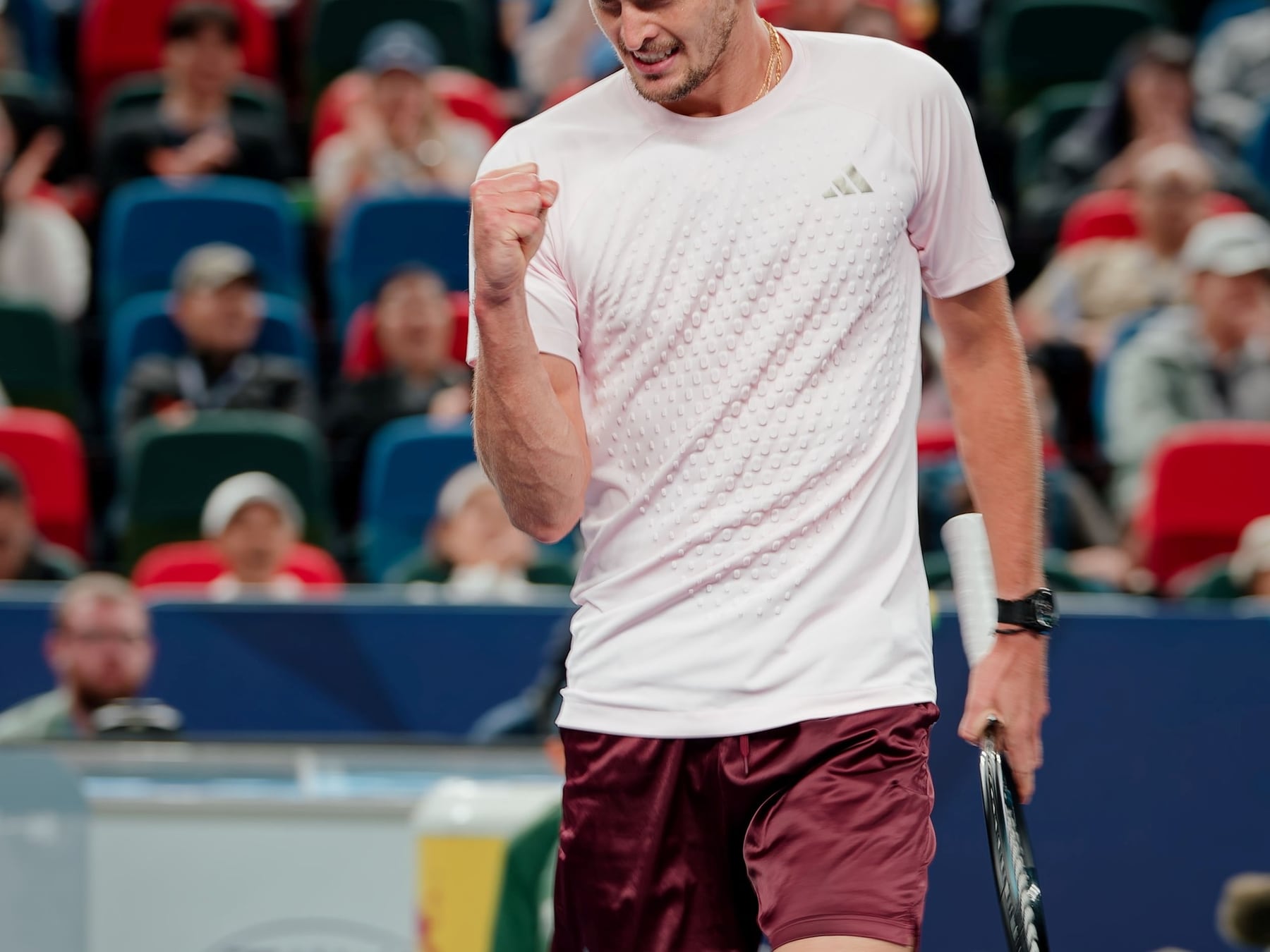 Zverev confirma su gran año y se planta en semifinales del Masters de Shanghái