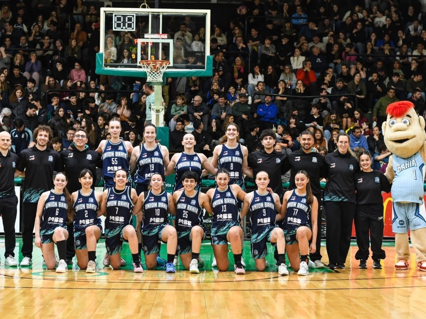 Bahía Blanca reescribe su historia en la Liga Femenina, cuarenta y un años después de aquella noche inaugural