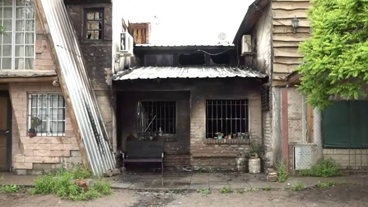 Una familia de La Sirena escapó ilesa de un incendio que destruyó su casa