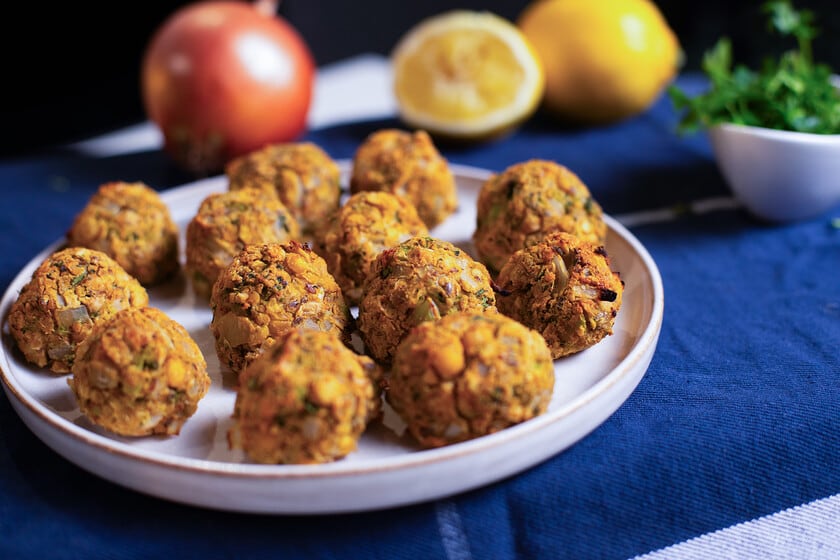 Bolitas veganas de garbanzos y brócoli: una receta simple para cenar