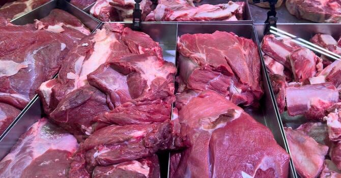 La carne de cerdo fresca su mejor septiembre, mientras los chacinados profundizan su caída